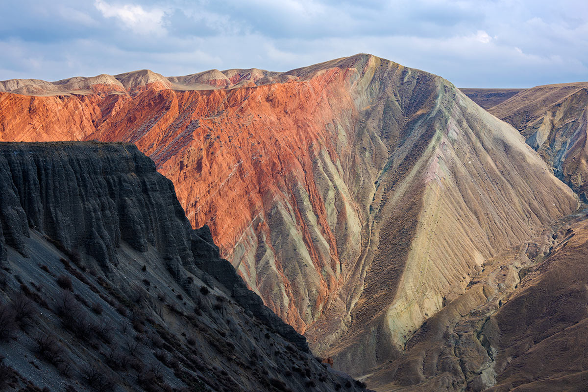 雄奇壮伟之红山大峡谷