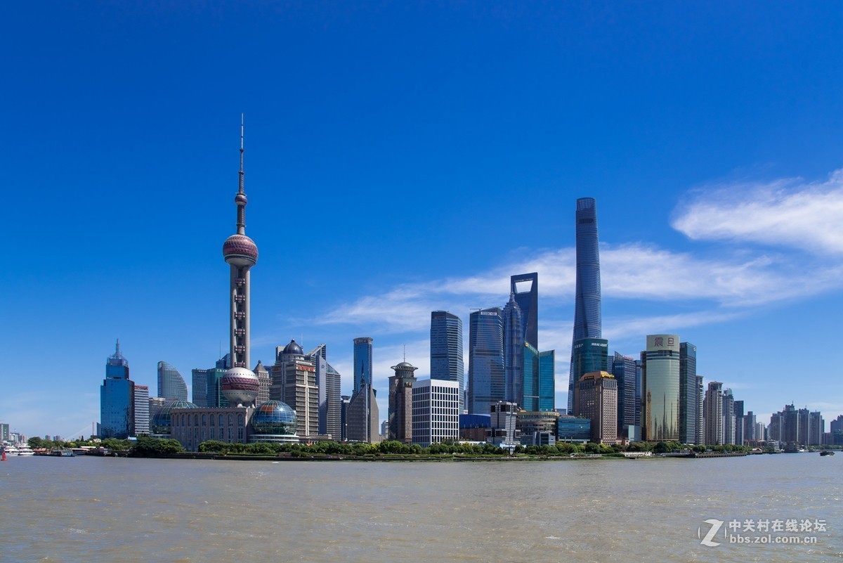 上海外滩的照片都烂大街了拍不出什么新意来看过就后悔