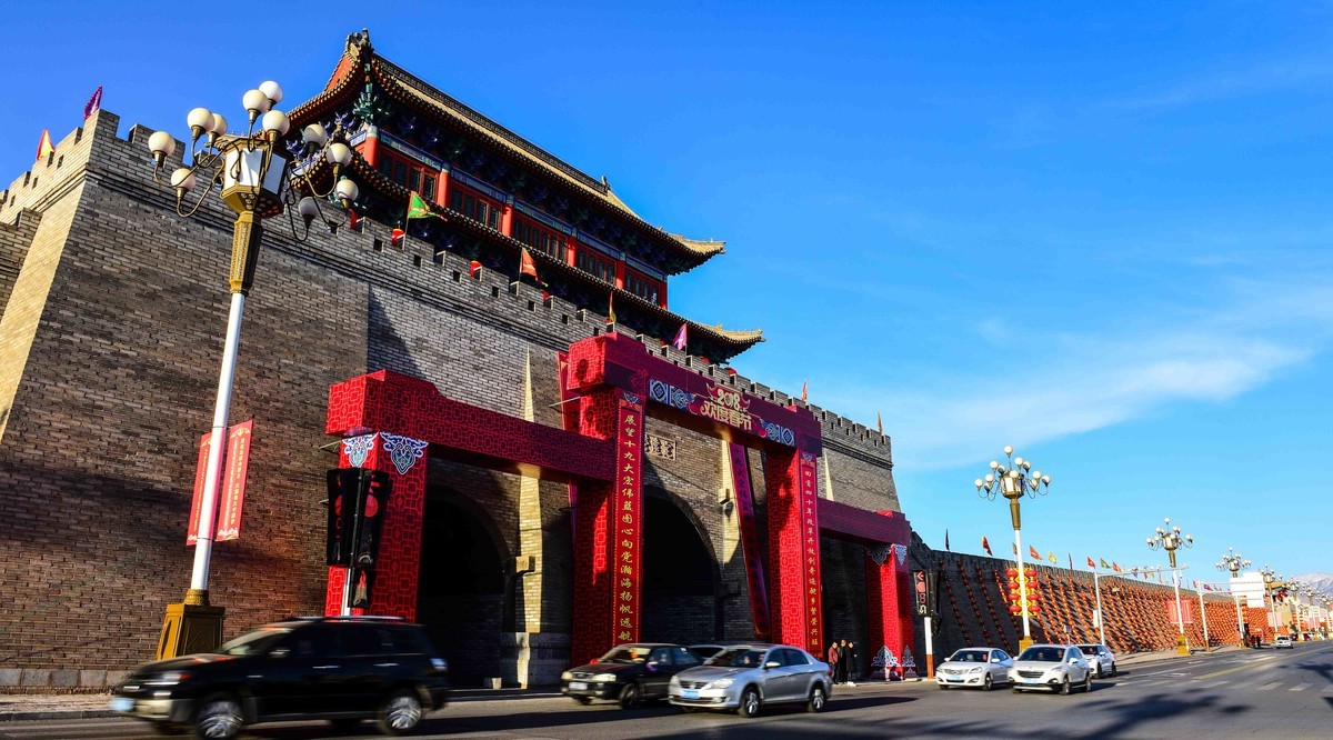 2018年春节内蒙古阿拉善盟红红的巴彦浩特浓浓的驼乡年味