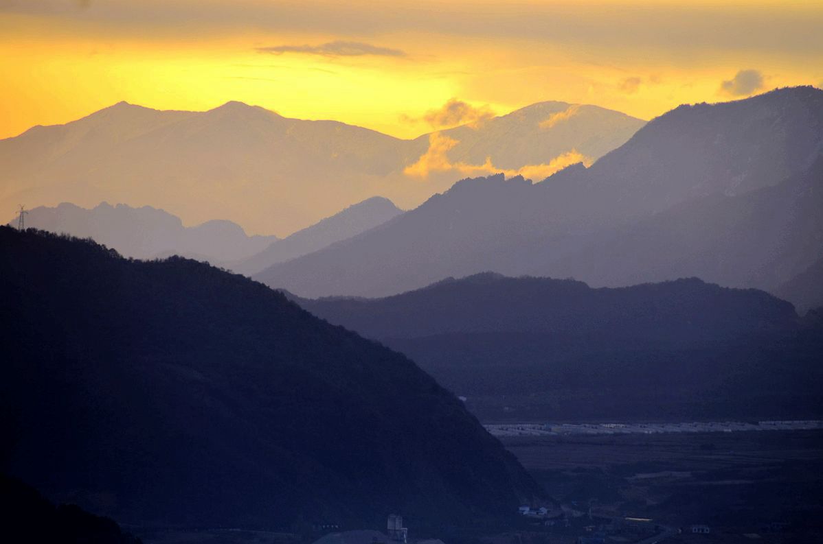 【去年拍的片子】3——山城日出（10P），敬请指导！祝各位老友新朋五一节快乐！！！