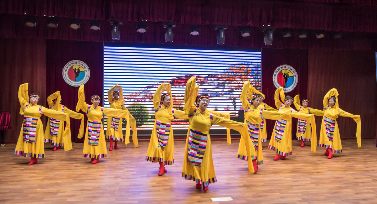 几个问题求助+一组社区舞蹈队的随拍