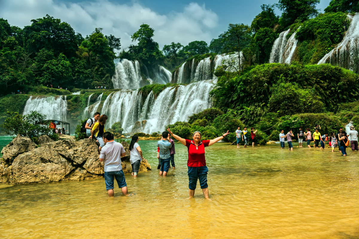 广西  中越边关行 之 《德天瀑布》
