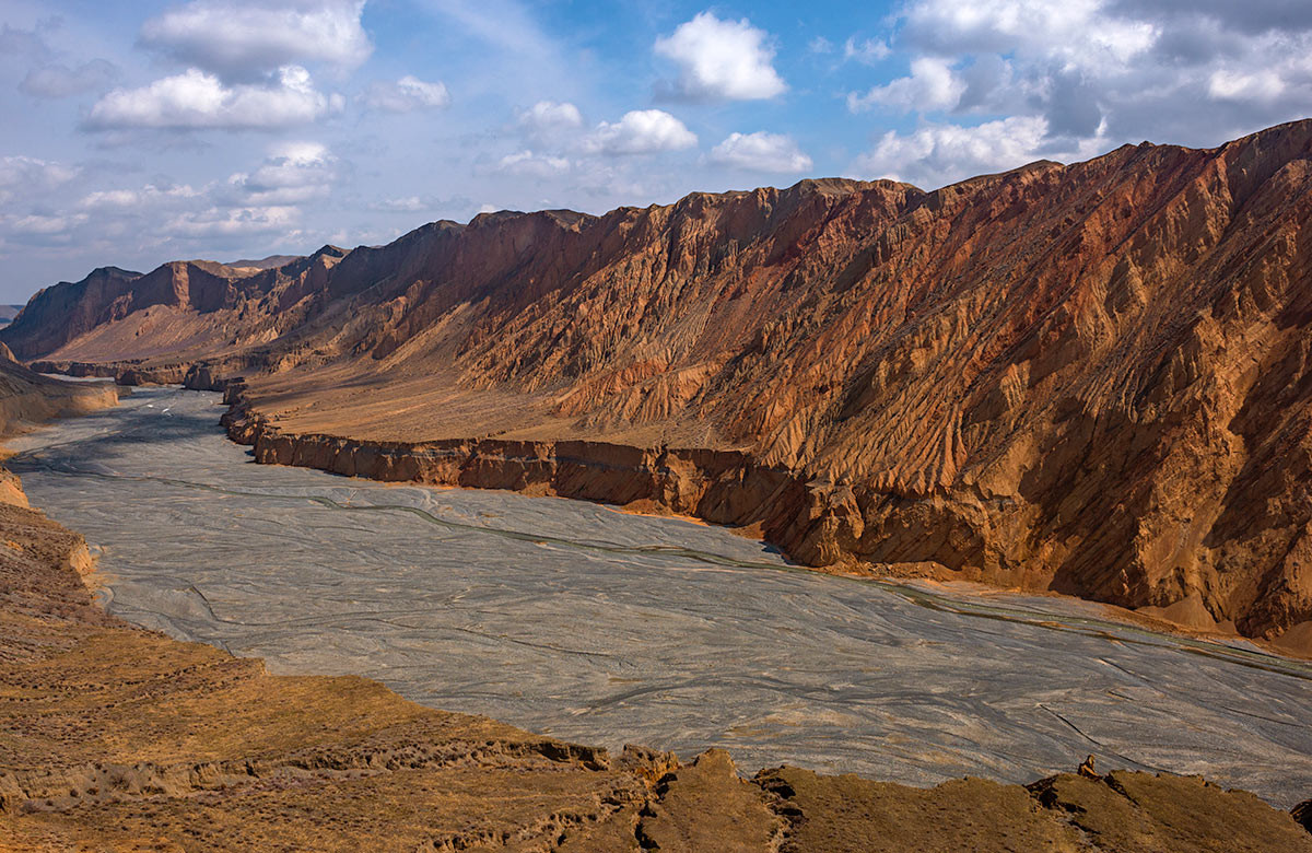雄奇壮伟之红山大峡谷