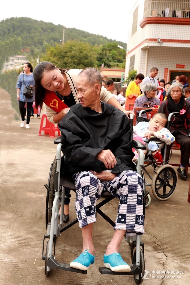 纪实拍摄----重阳节志愿者到敬老院开展活动