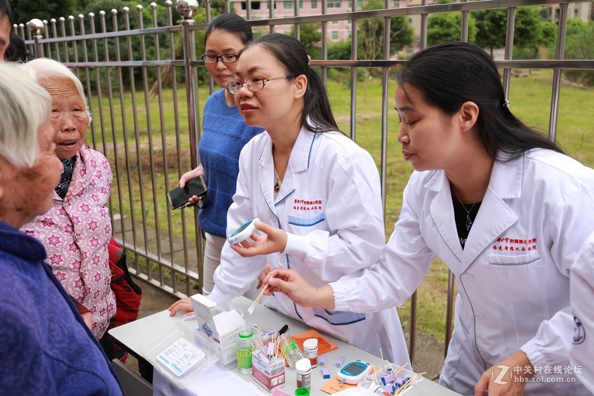 纪实拍摄----重阳节志愿者到敬老院开展活动