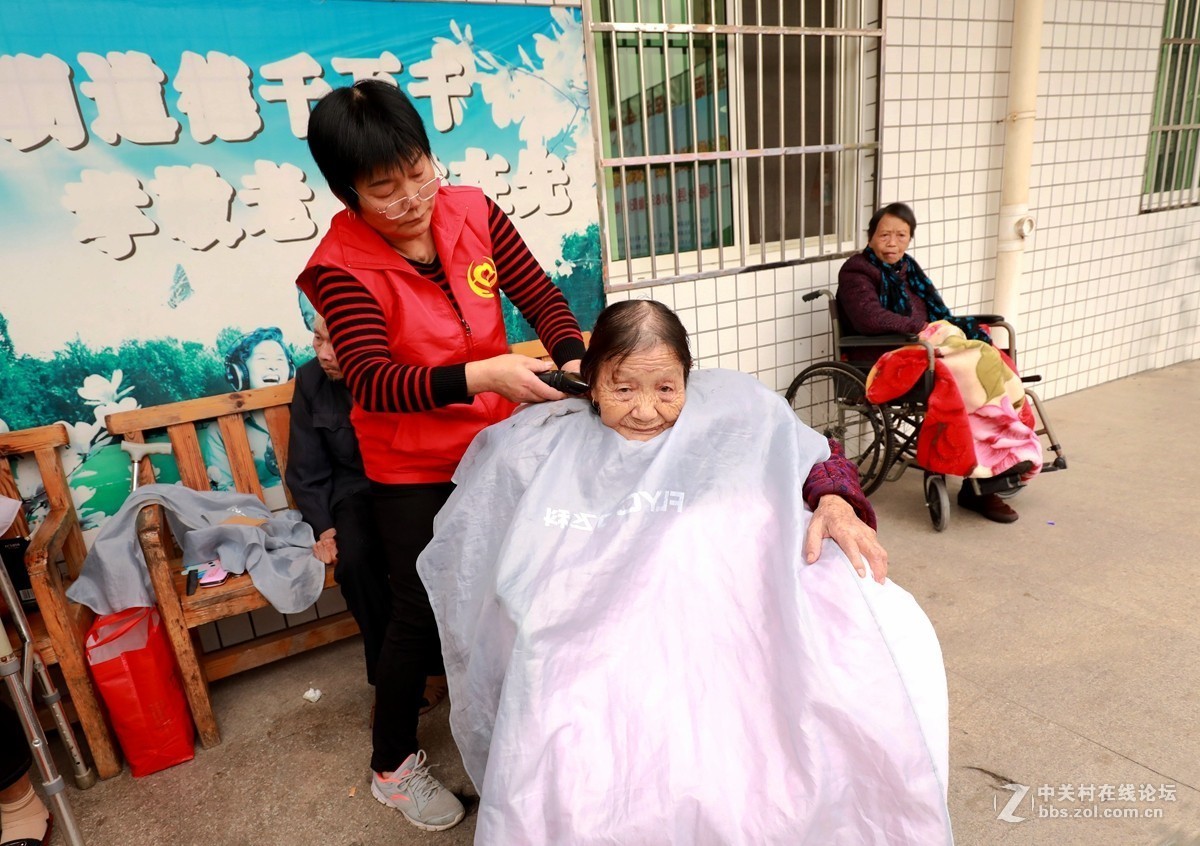 纪实拍摄----重阳节志愿者到敬老院开展活动