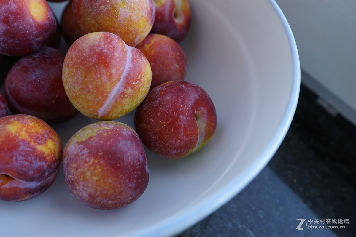 ef1635mmf4lisusm近摄习作碗中的李子