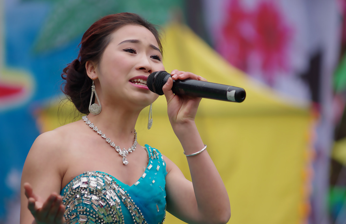 泸州苗乡“踩山节”