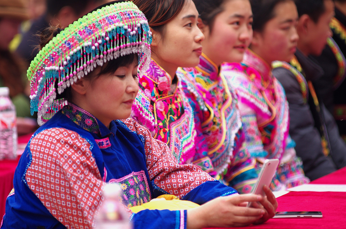 泸州苗乡“踩山节”