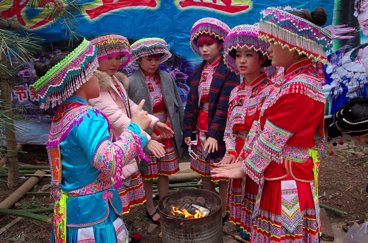 泸州苗乡“踩山节”