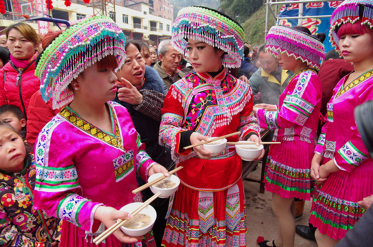 泸州苗乡“踩山节”