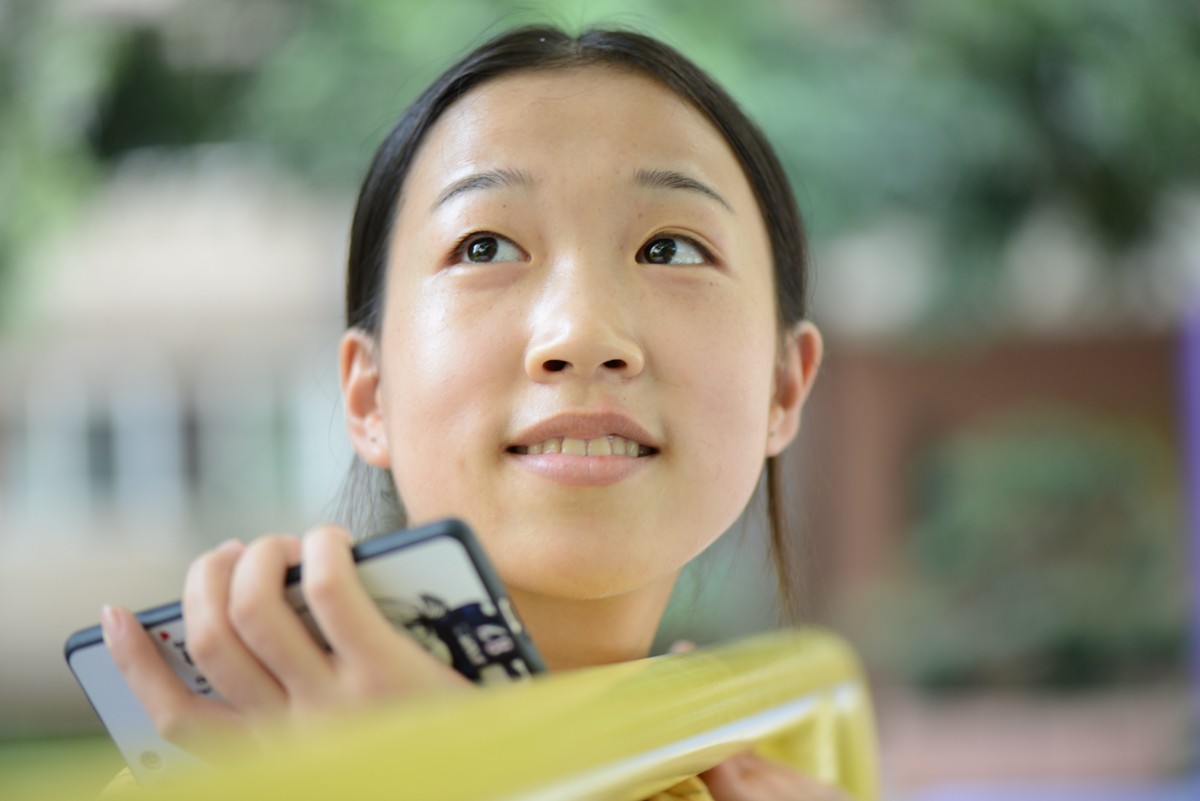 環境人像隨拍可愛的鄰家女孩三