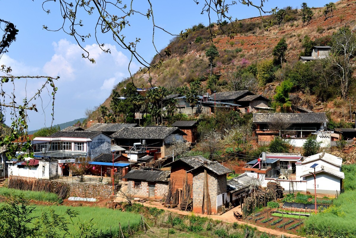 七彩云南行一字格村见证茶马古道痕迹