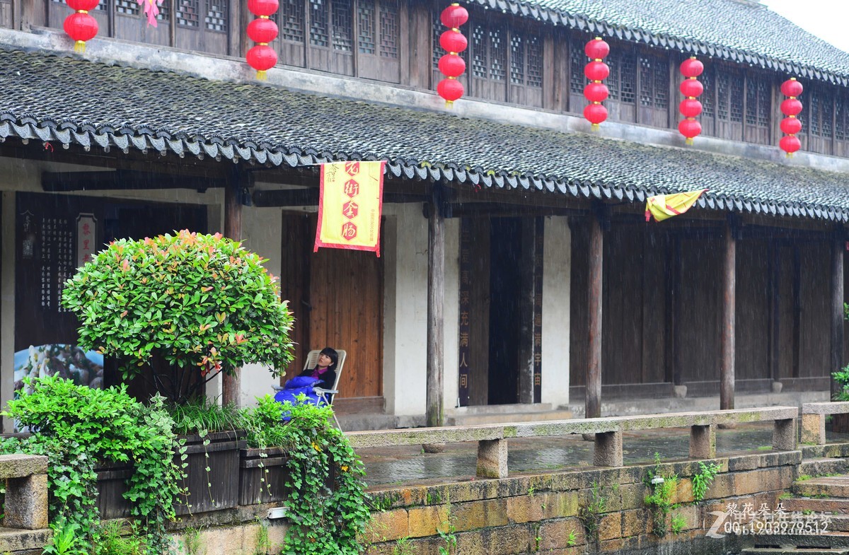 雨中逛黎里古镇