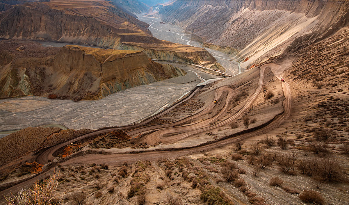 雄奇壮伟之红山大峡谷