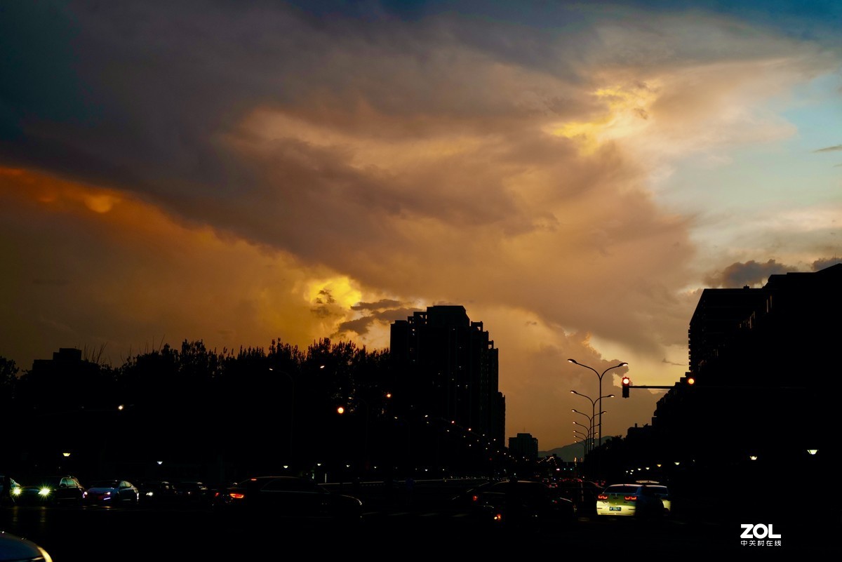 雨后晚霞-----徕卡Q2