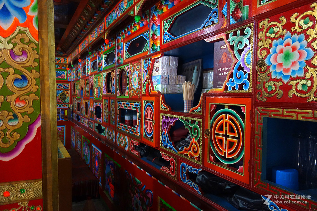 走进藏寨——浓浓的风情