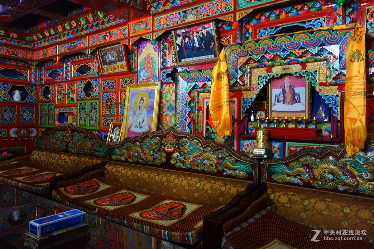 走进藏寨——浓浓的风情