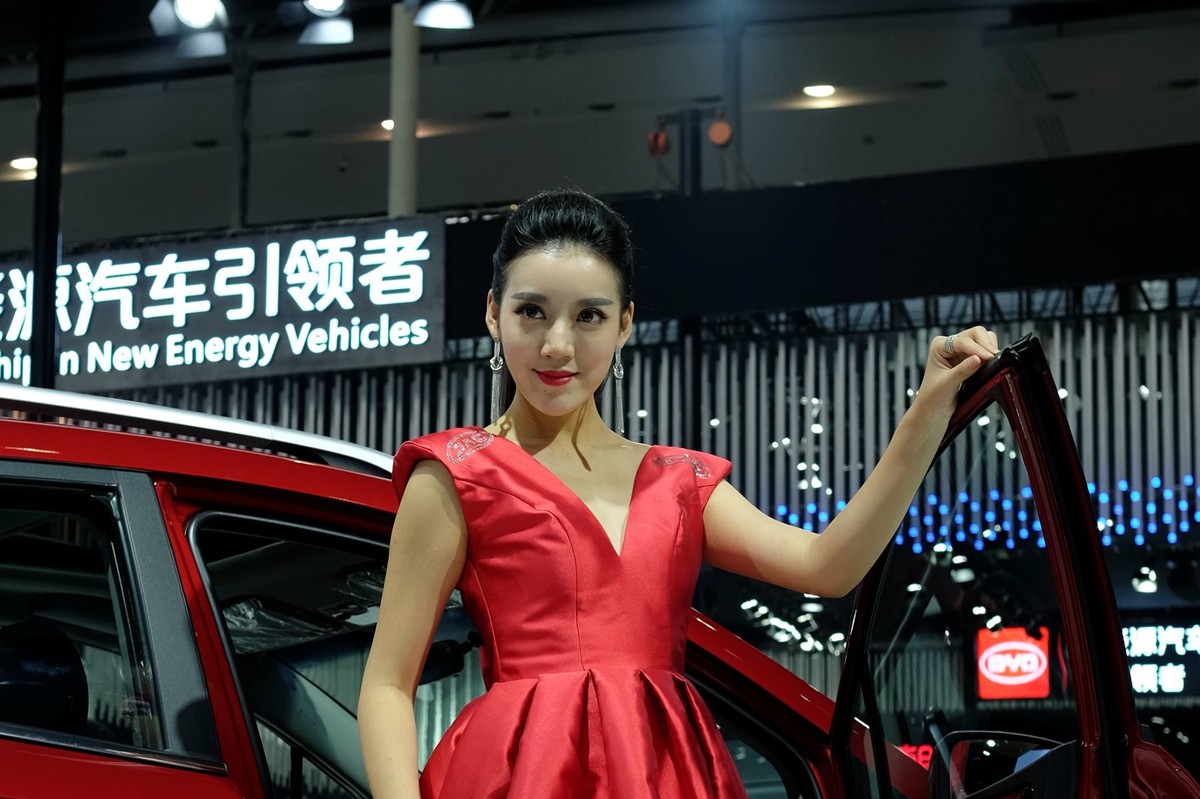 2016广州车展的模特妹