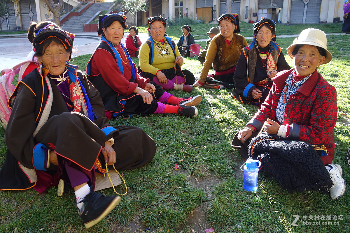 走进藏寨——浓浓的风情