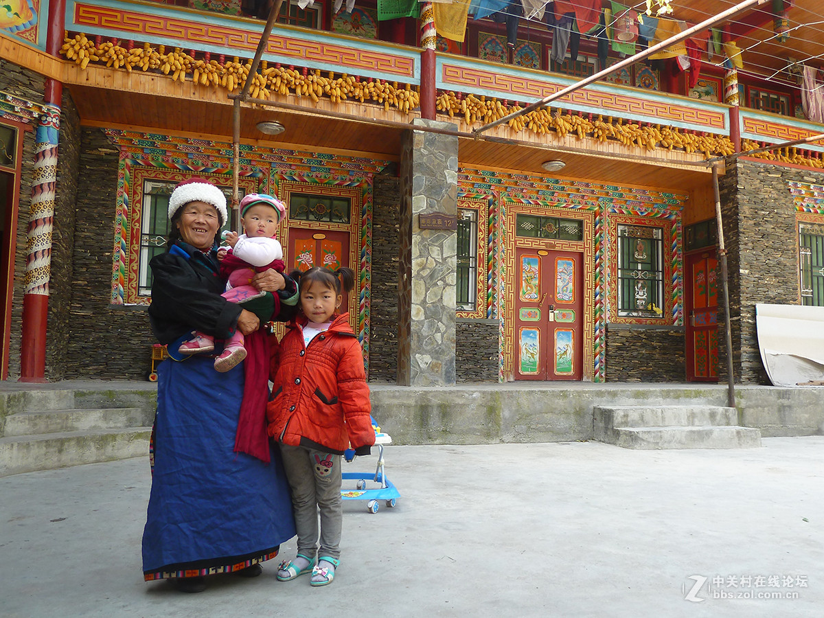 走进藏寨——浓浓的风情