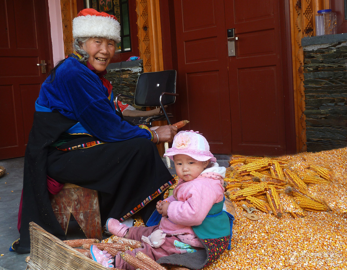 走进藏寨——浓浓的风情
