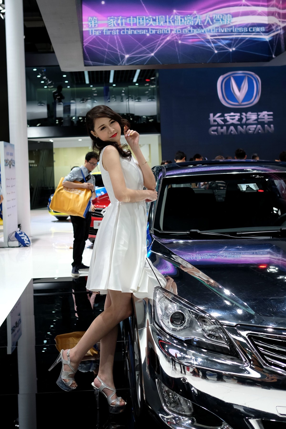 2016广州车展的模特妹