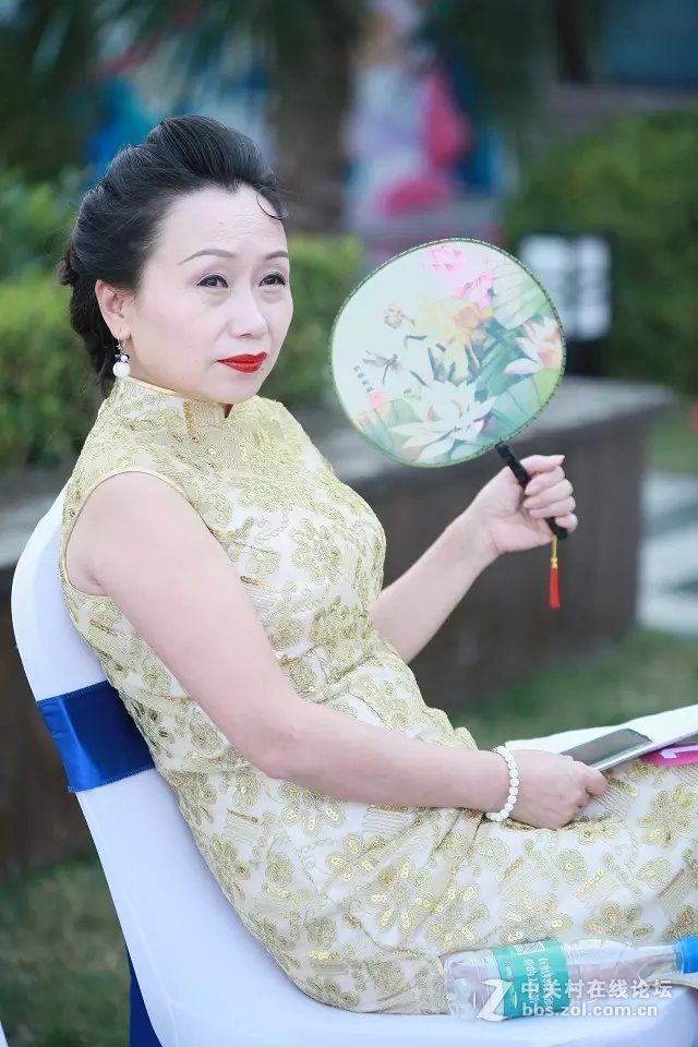 穿旗袍的大姐们