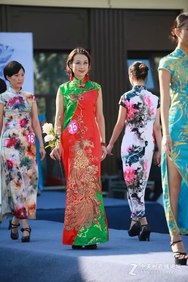 穿旗袍的大姐们