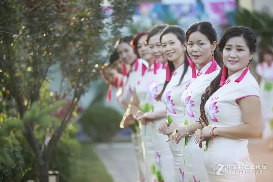 穿旗袍的大姐们