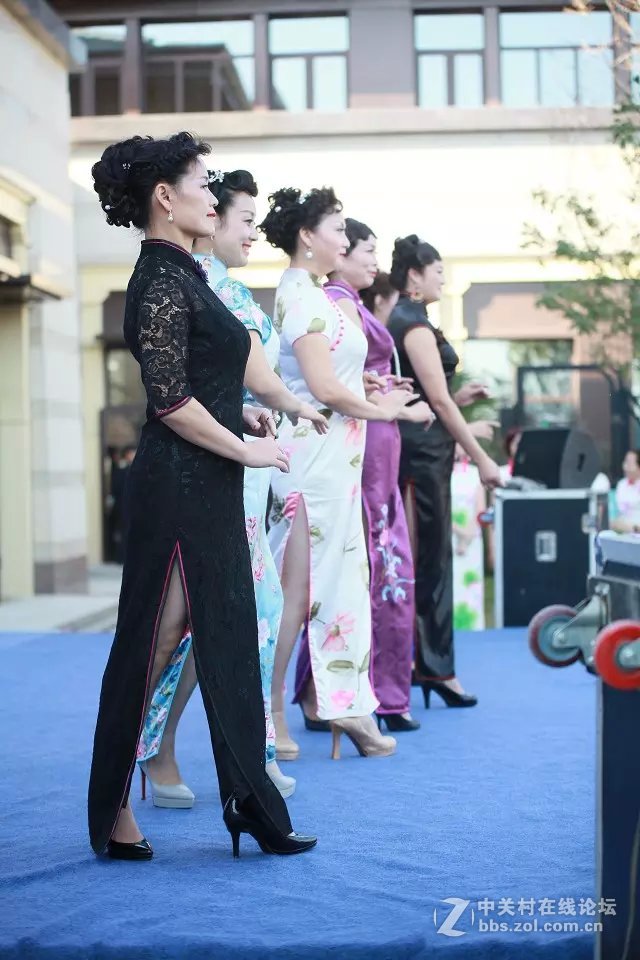 穿旗袍的大姐们