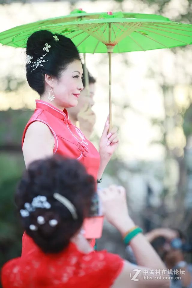 穿旗袍的大姐们