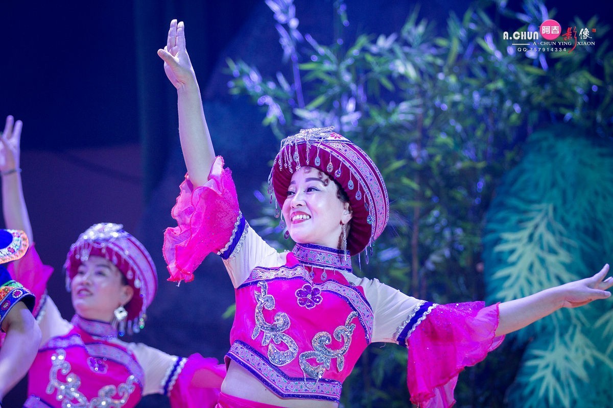 星期六，资江剧场抓拍……。