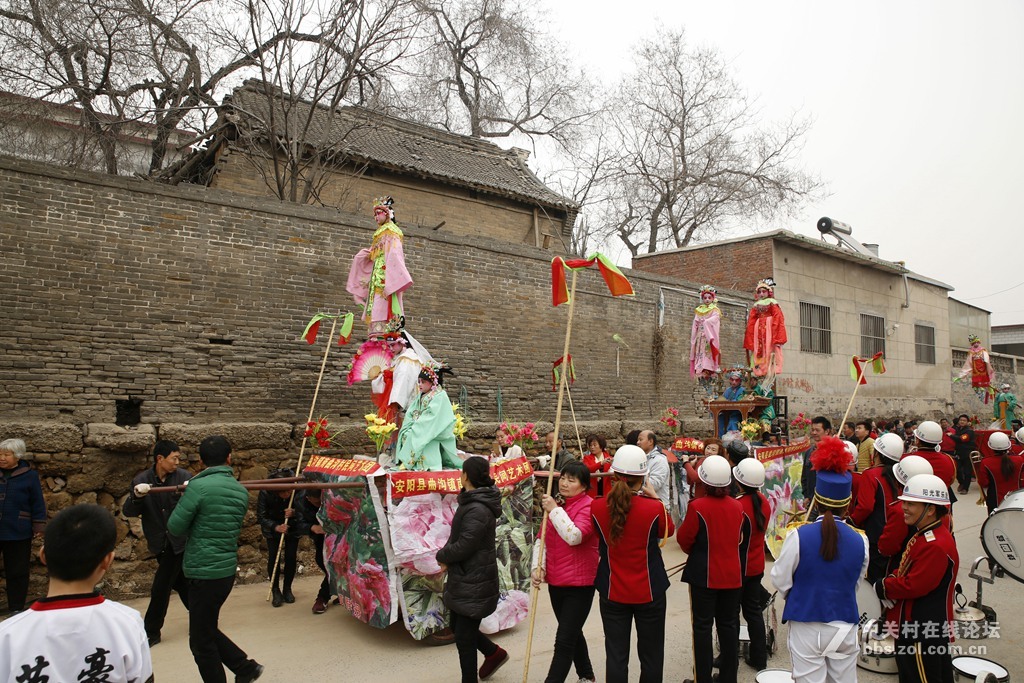 安阳市曲沟庙会抬阁表演十