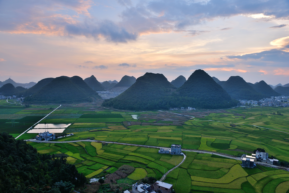 家乡风景之：《金秋、夕阳下的海庄田园》。