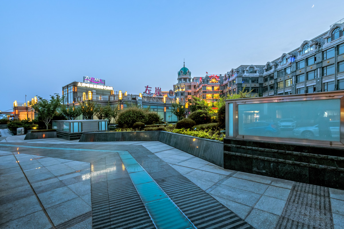 大连星海广场步行街