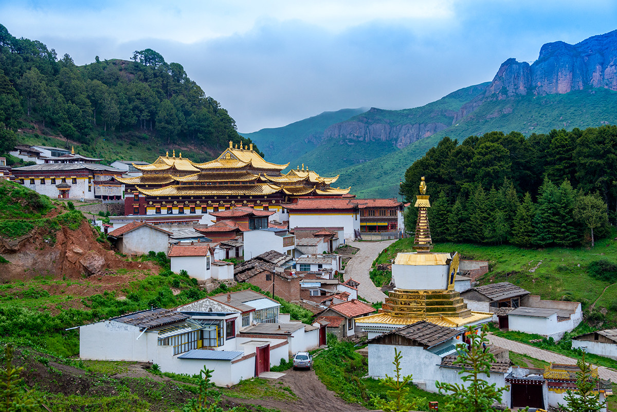 甘肃郎木寺宾格活佛图片