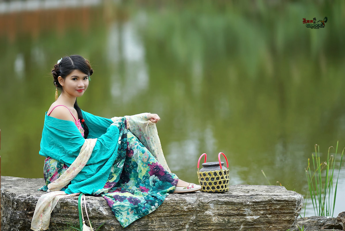 水墨园古装仕女惠珊