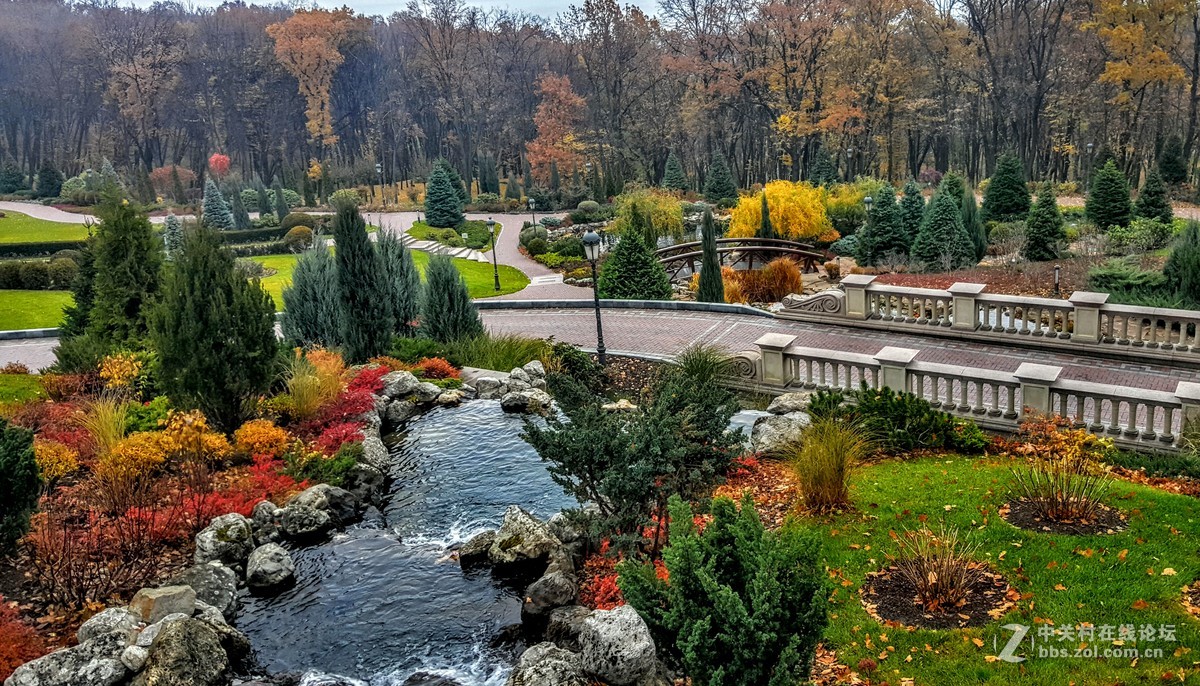 星空体育平台Note 5晚秋乌克兰前总统的官邸（一）