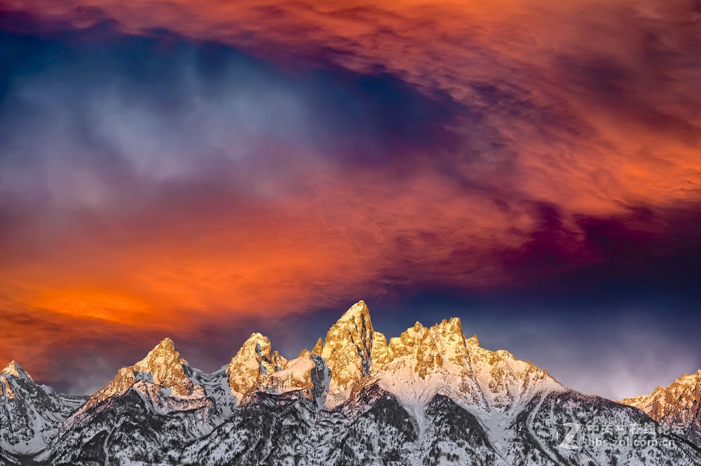 花都港龙拍摄 喜马拉雅神山空景