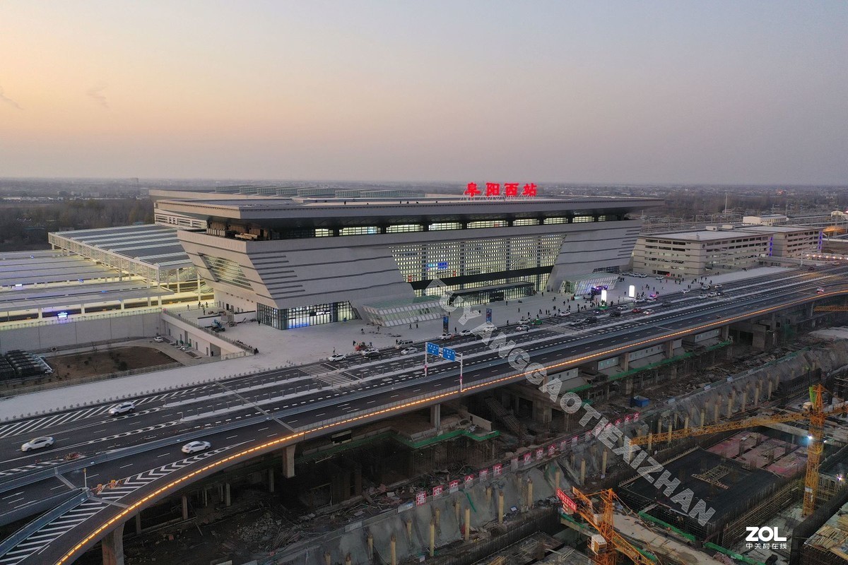 阜阳高铁西站夜景