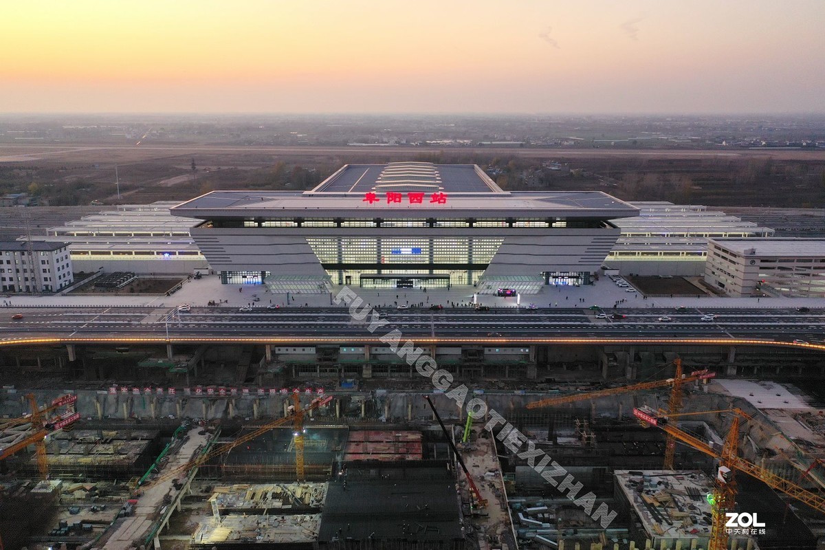 阜阳高铁西站夜景