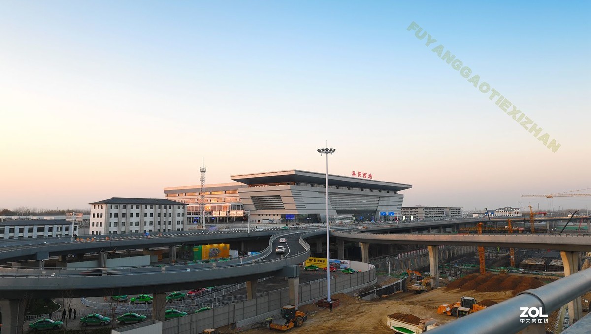 阜阳高铁西站夜景