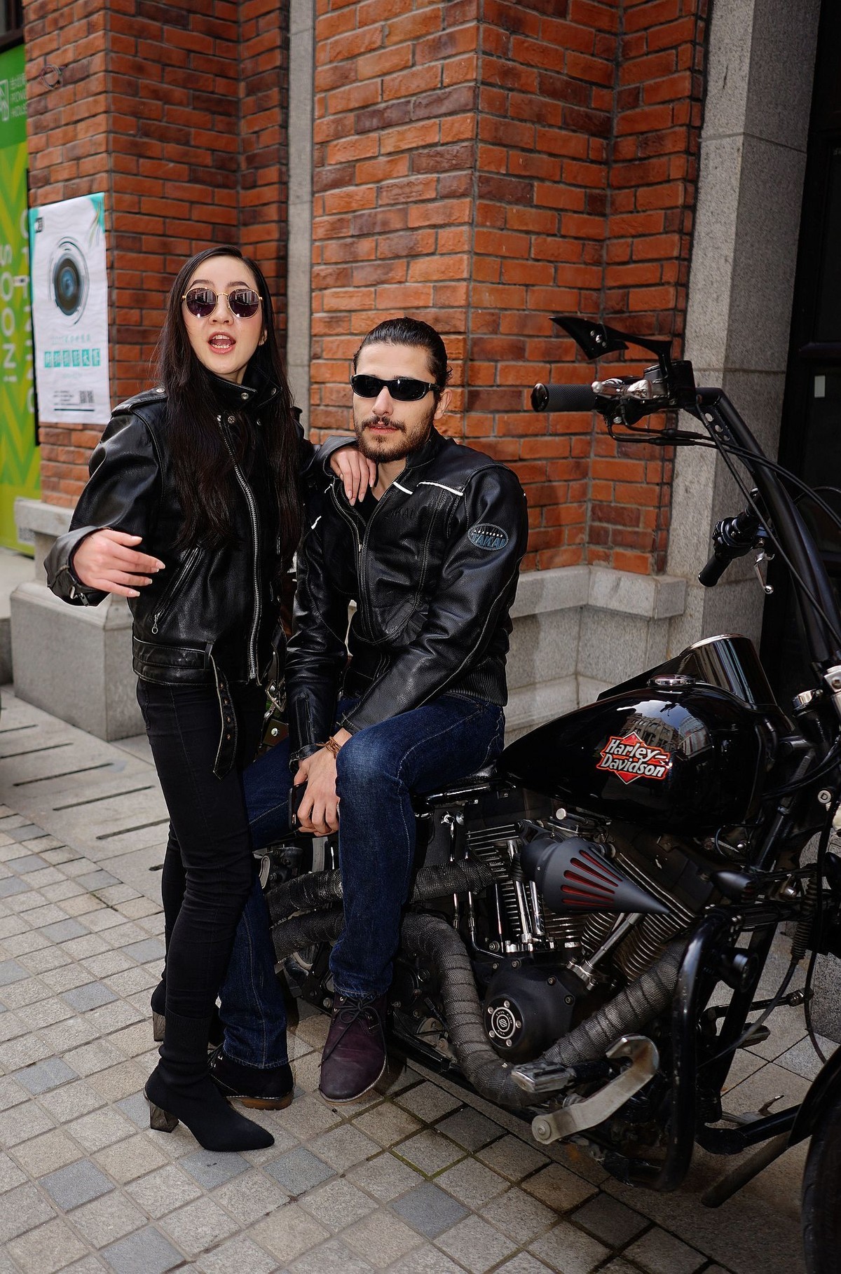 环境人像外拍---一群摩托车手！。。。。。。。