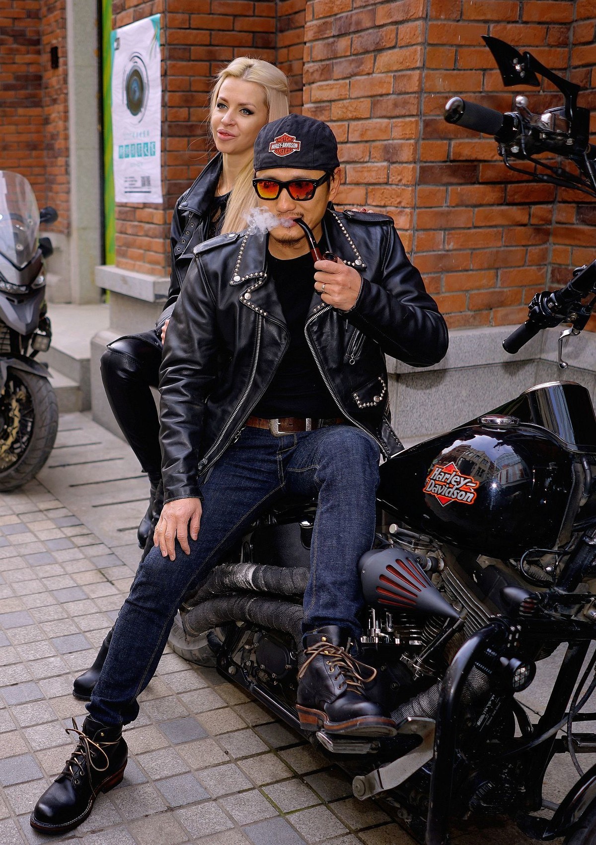 环境人像外拍---一群摩托车手！。。。。。。。