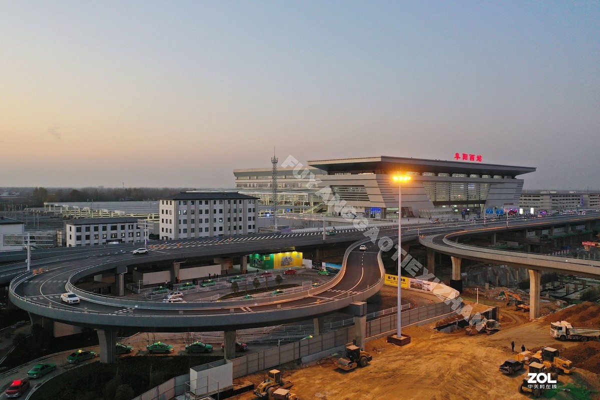 阜阳高铁西站夜景