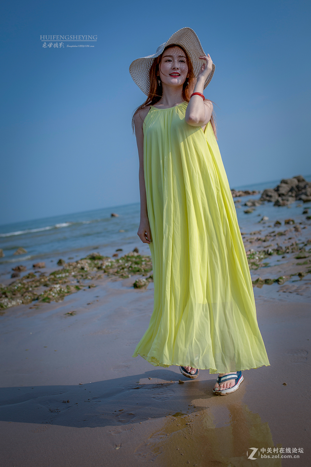 ===【海边的黄衣少女】===-中关村在线摄影论坛