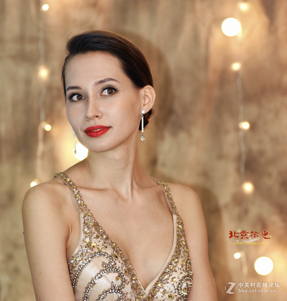 【P&E掠影】索尼展台的外籍模特，端庄大方