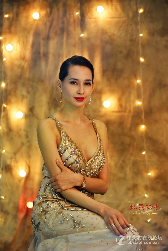 【P&E掠影】索尼展台的外籍模特，端庄大方