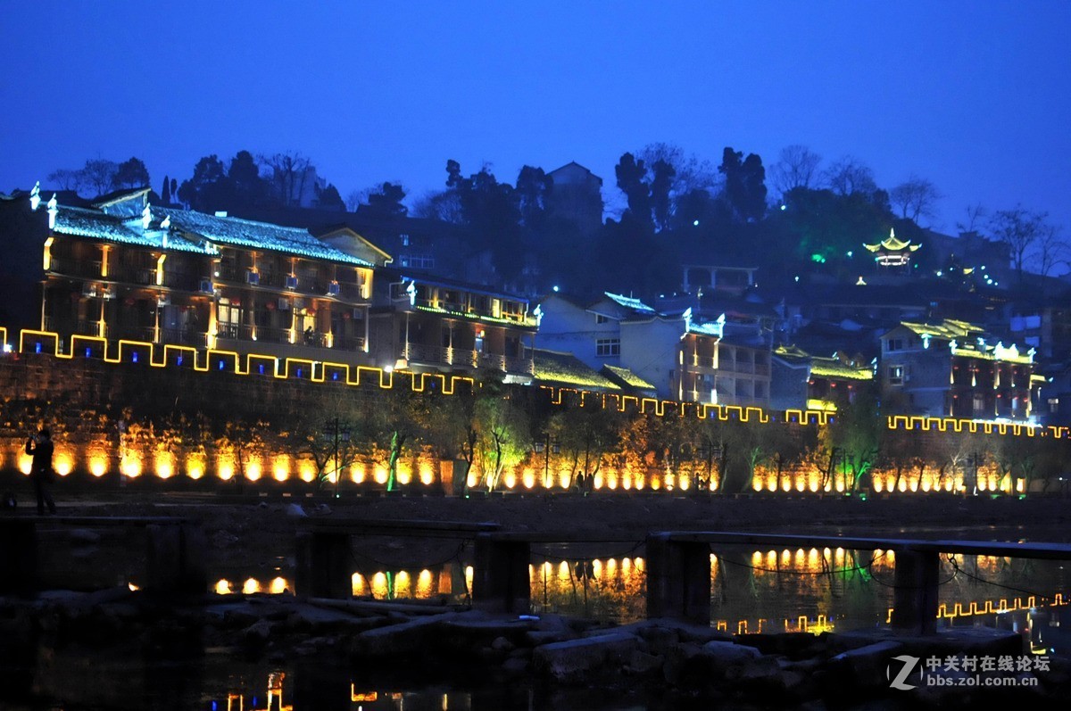 凤凰古镇美丽夜景